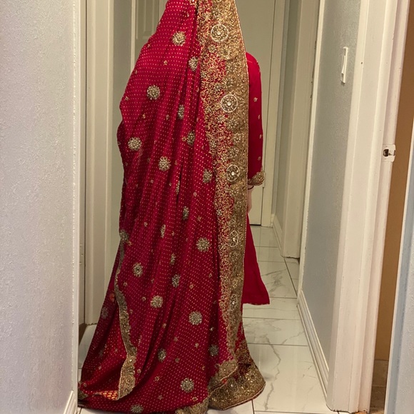 Pakistani Wedding Gown / Dress - Picture 3 of 11